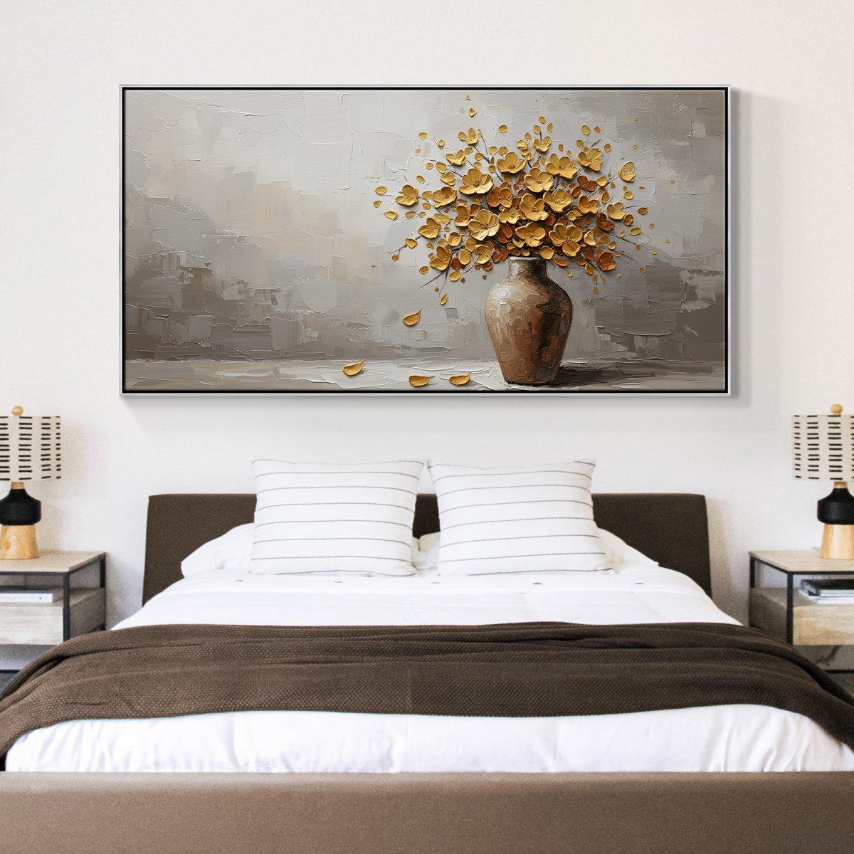Goldener Blumenstrauß auf Beige